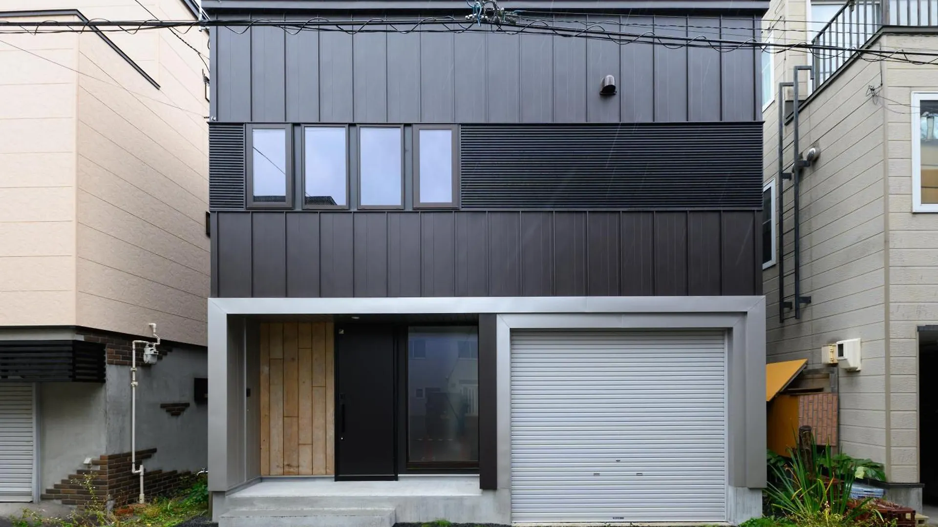 D Plus One Doors Otaru 0*,  Japan